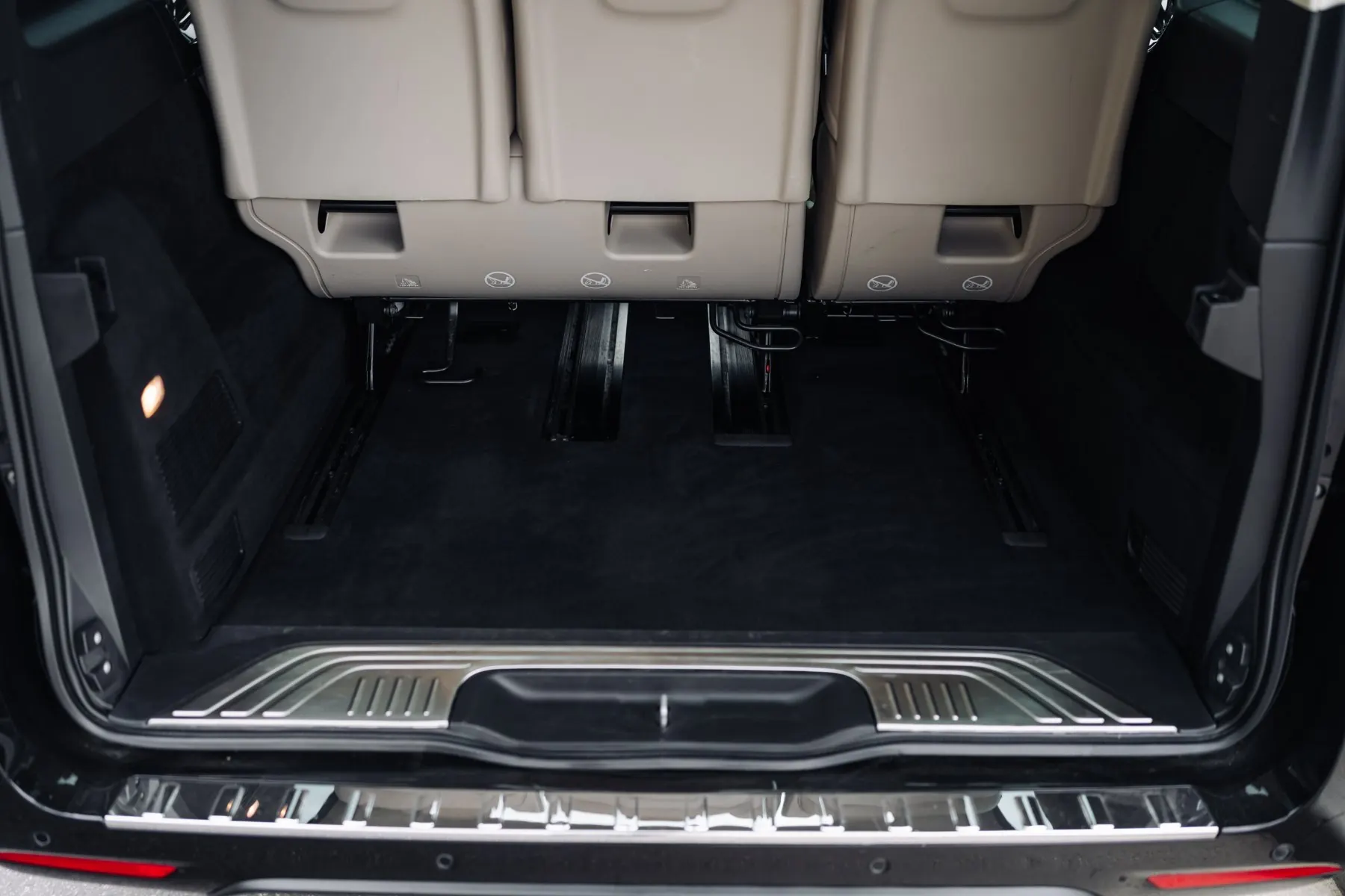 Багажное отделение Mercedes-Benz V-Class